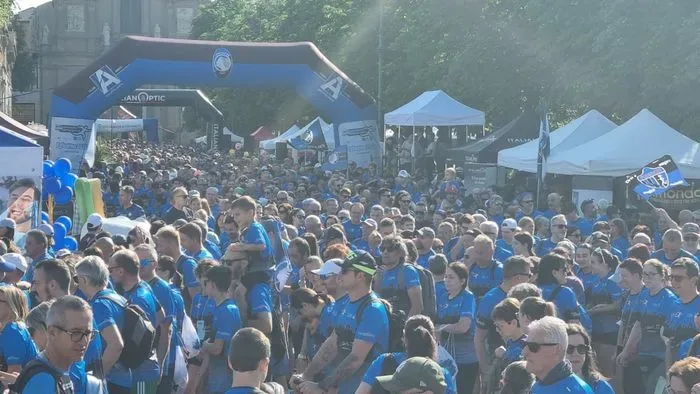 Thousands of black and blue jerseys invade Bergamo