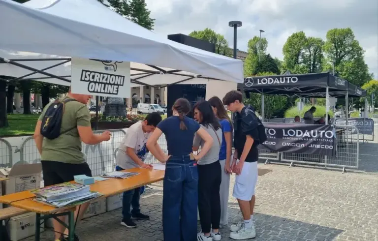 Nerazzurra Walk: the Village opens on Sentierone - Photo