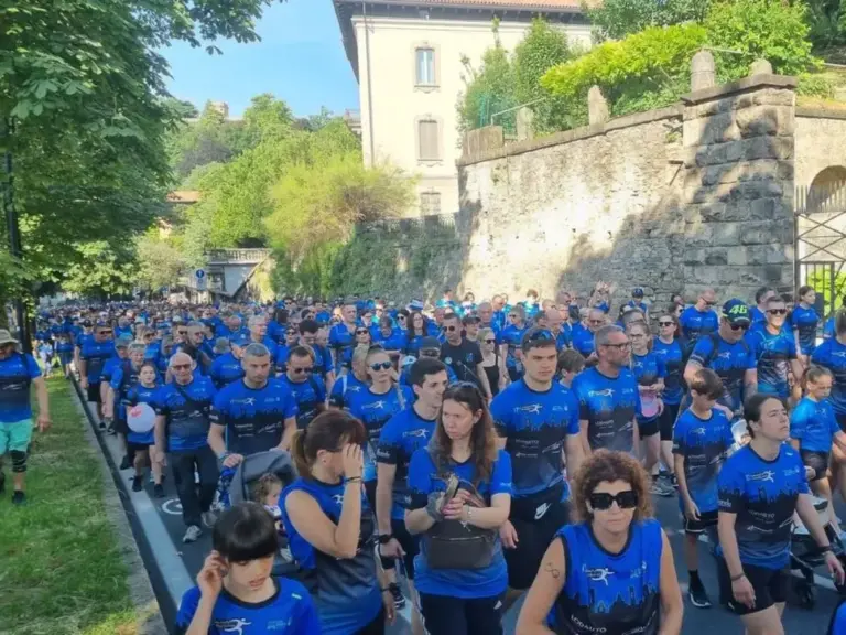 Nerazzurra Walk, over 12 thousand fans invade the Sentierone - Photos and videos