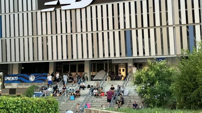 Subscriptions, Atalanta fans camped out for days